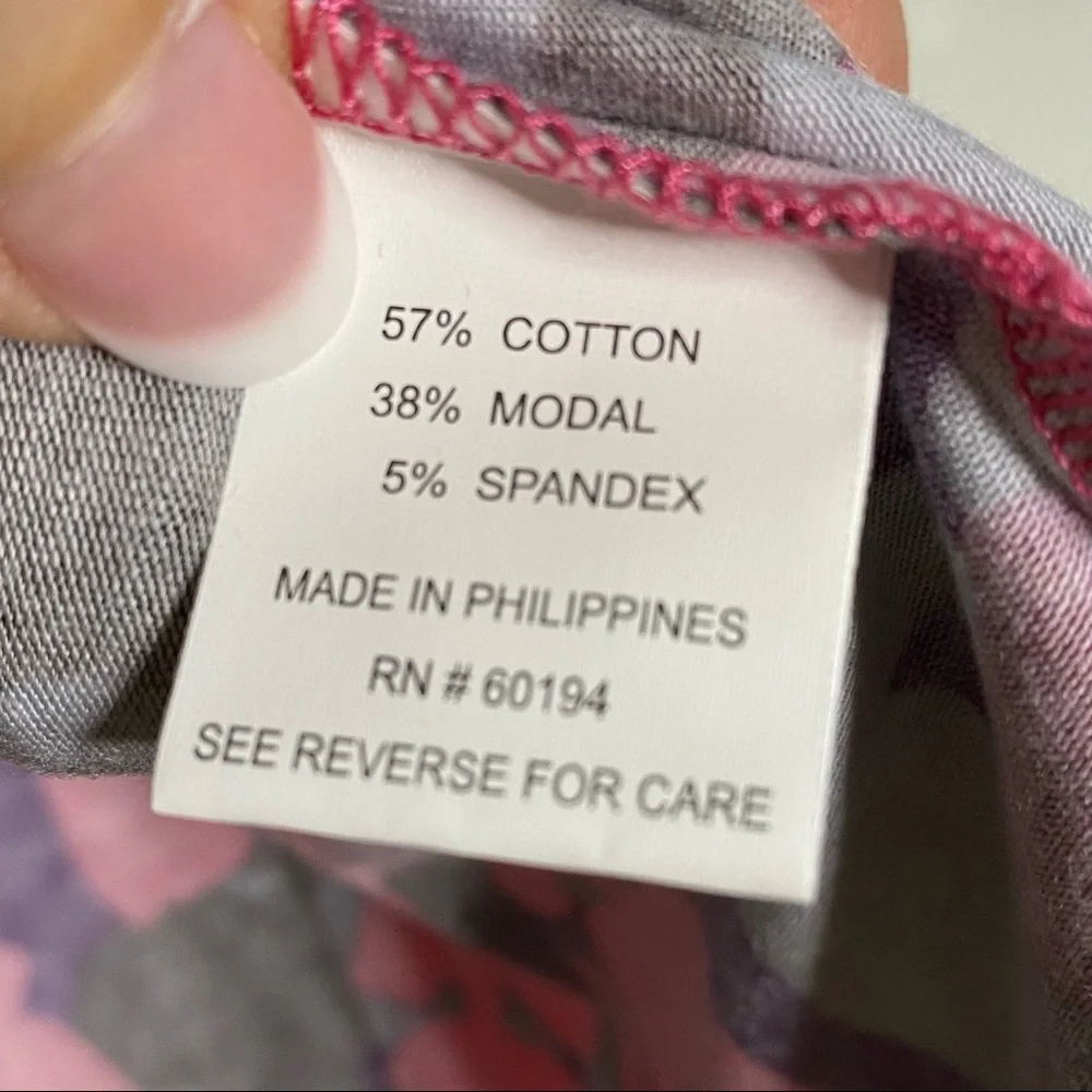 🎉HP!🎉 Pink Floral / Camo Maternity Top - Picture 3 of 3
